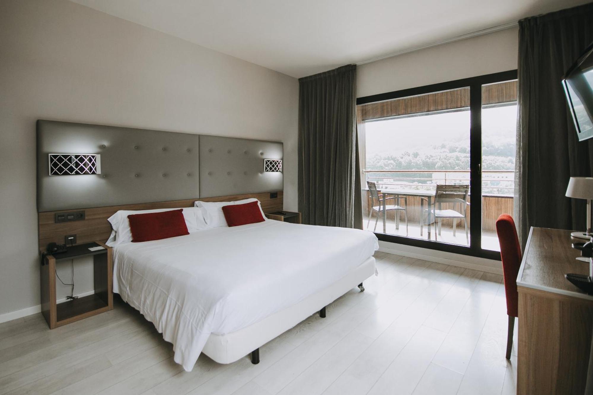 Double Room with Terrace ( 2 Adults + 1 child)